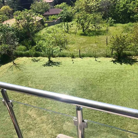 Briz Apartment; 2 Bdr; 6 Guests; Private Parking 아파트 *