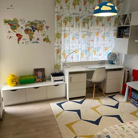 Briz Apartment; 2 Bdr; 6 Guests; Private Parking 아파트