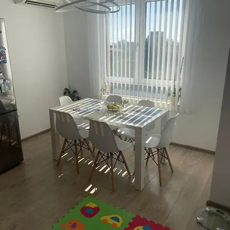 Appartement Briz Apartment; 2 Bdr; 6 Guests; Private Parking Varna