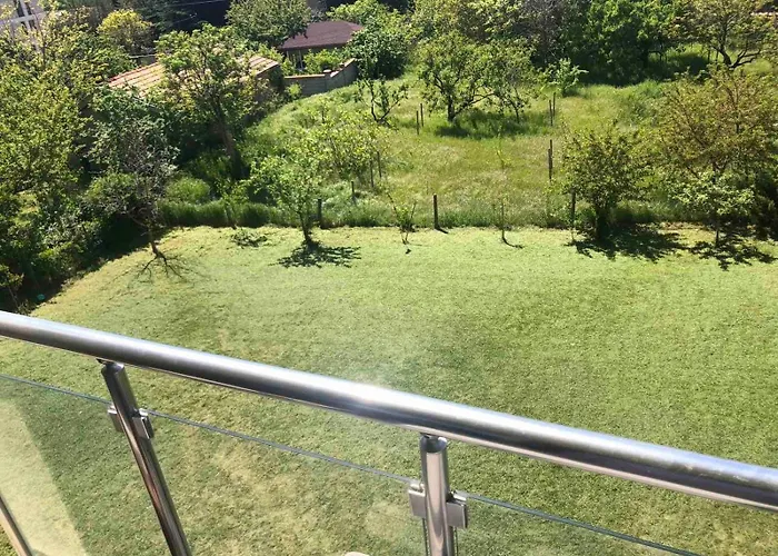 Briz Apartment; 2 Bdr; 6 Guests; Private Parking شقة *