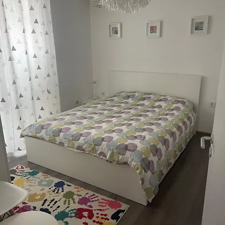 Briz Apartment; 2 Bdr; 6 Guests; Private Parking Apartment *