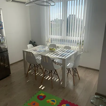 Apartment Briz Apartment; 2 Bdr; 6 Guests; Private Parking Varna