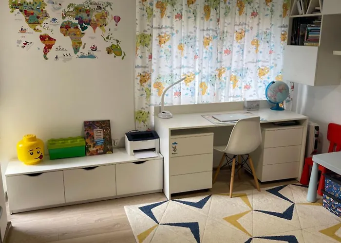 Briz Apartment; 2 Bdr; 6 Guests; Private Parking 아파트