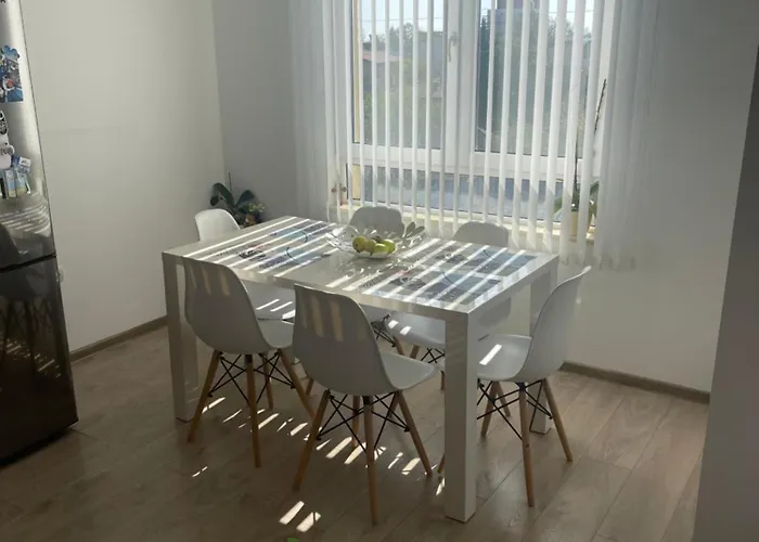 아파트 Briz Apartment; 2 Bdr; 6 Guests; Private Parking 바르나