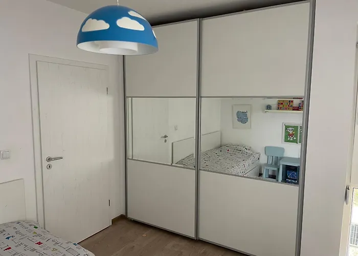 Briz Apartment; 2 Bdr; 6 Guests; Private Parking 아파트 바르나