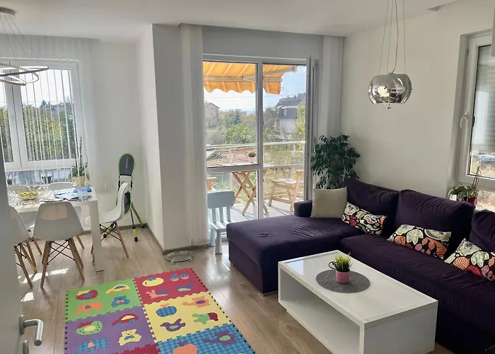 Briz Apartment; 2 Bdr; 6 Guests; Private Parking * 바르나