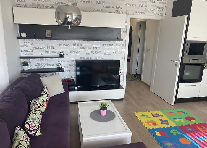 Briz Apartment; 2 Bdr; 6 Guests; Private Parking 바르나